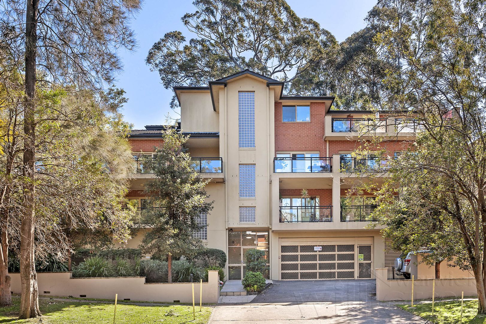 10/15 Huxtable Avenue, Lane Cove North Property History & Address