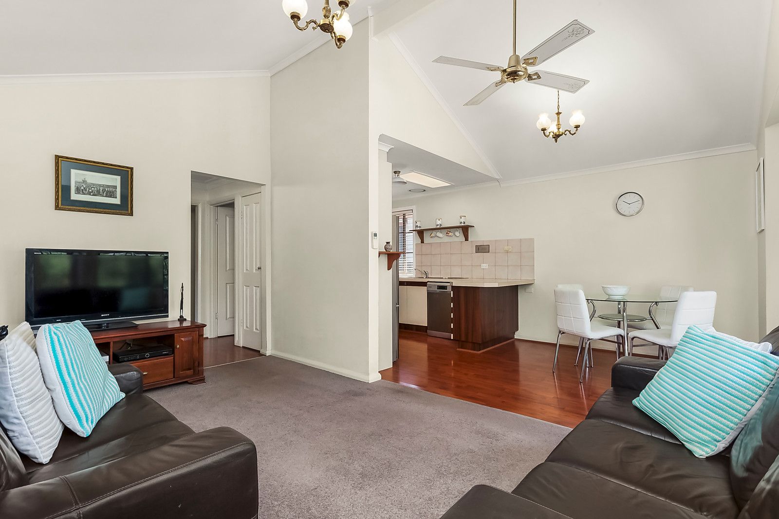 4/6 Tweedside Street, Essendon VIC 3040, Image 1