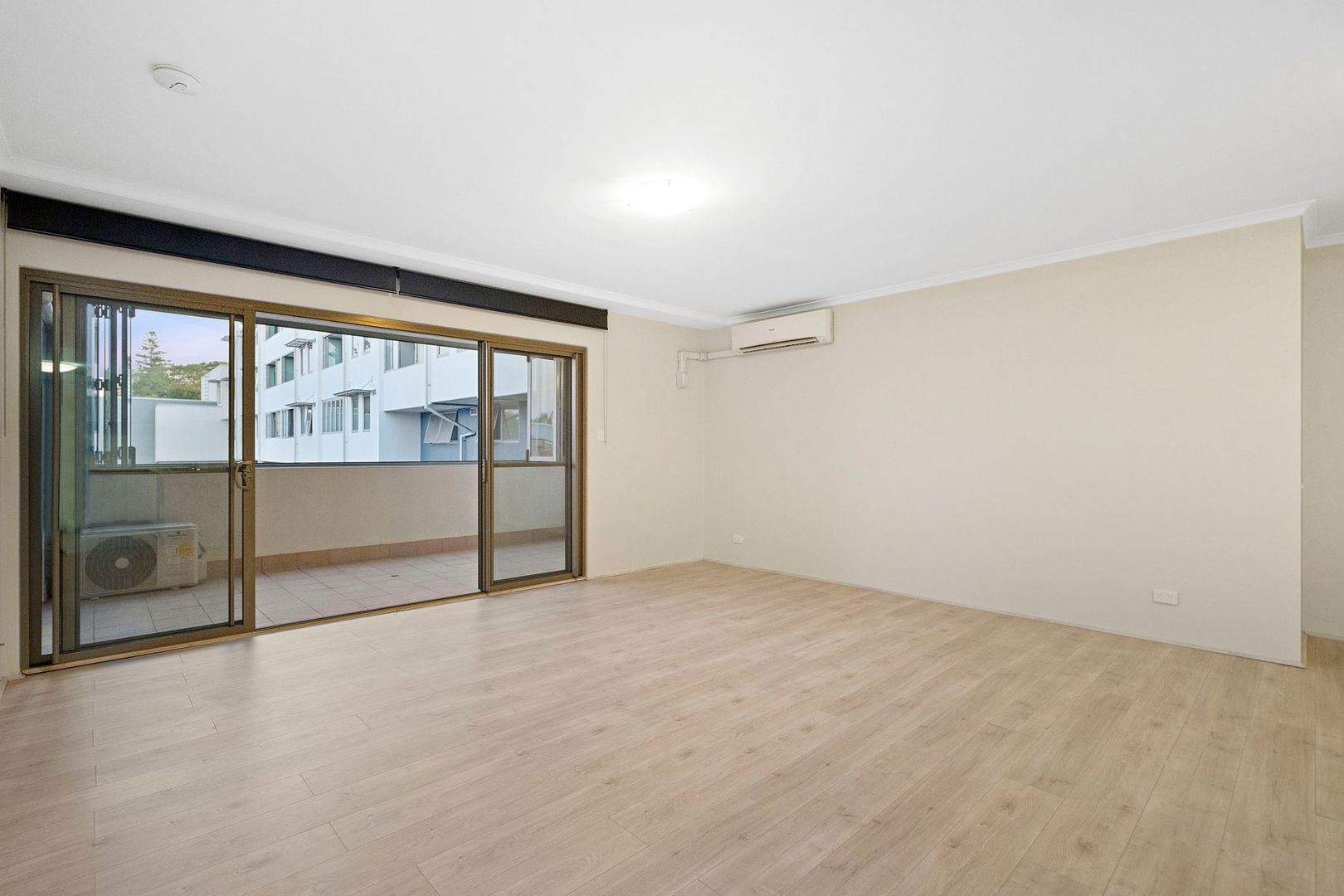 10/154 Newcastle Street, Perth WA 6000, Image 2