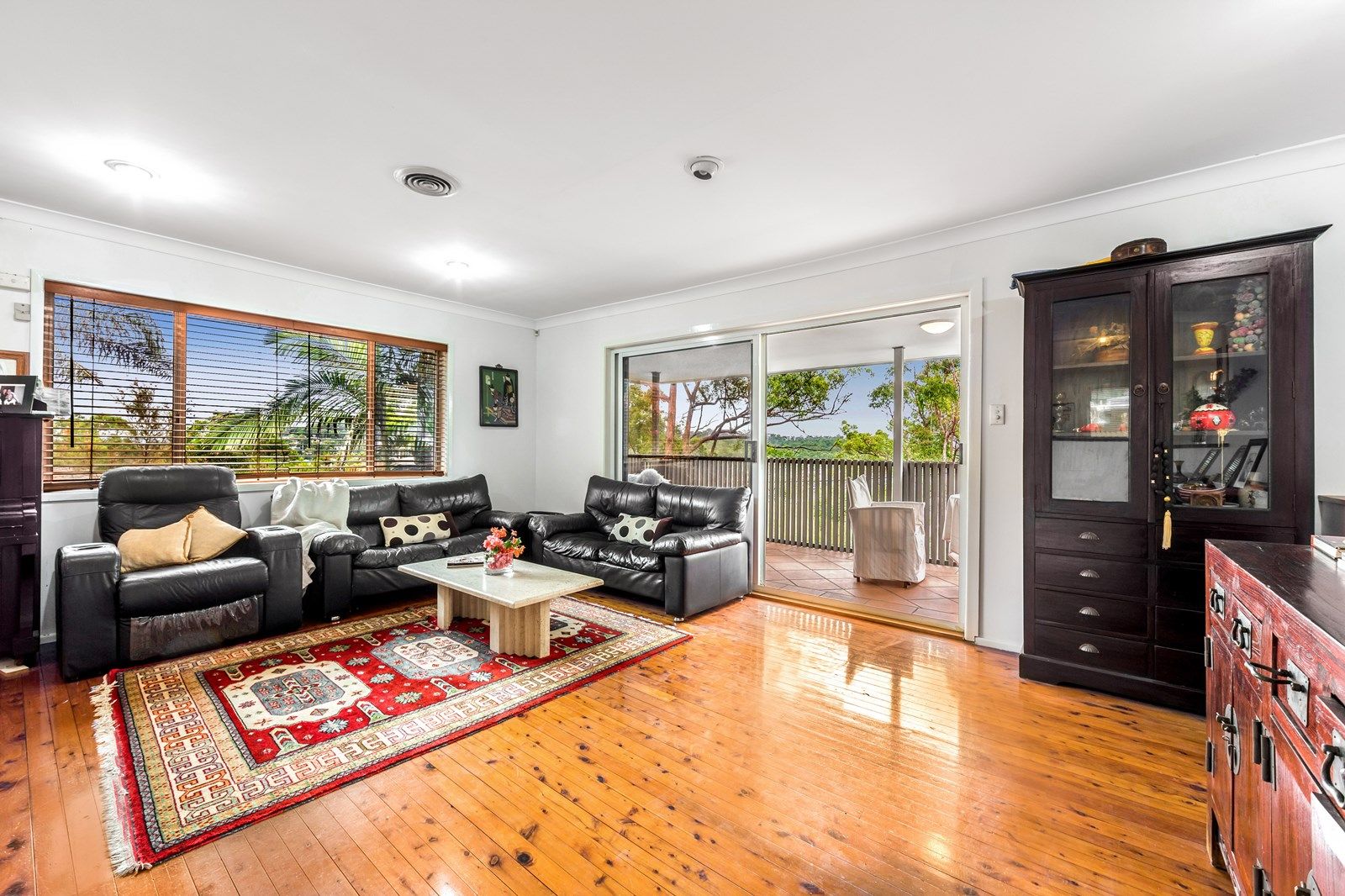 10 Cluden Street, Holland Park West QLD 4121, Image 1