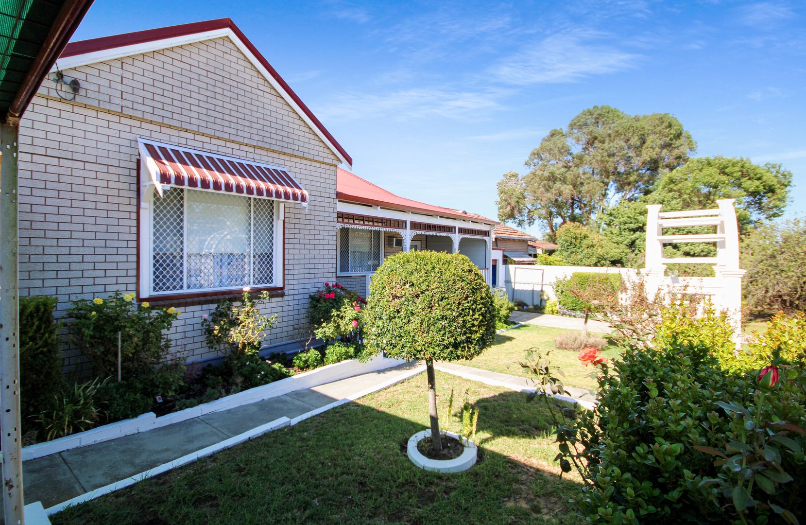 16 Swanstone Street, Collie WA 6225, Image 2