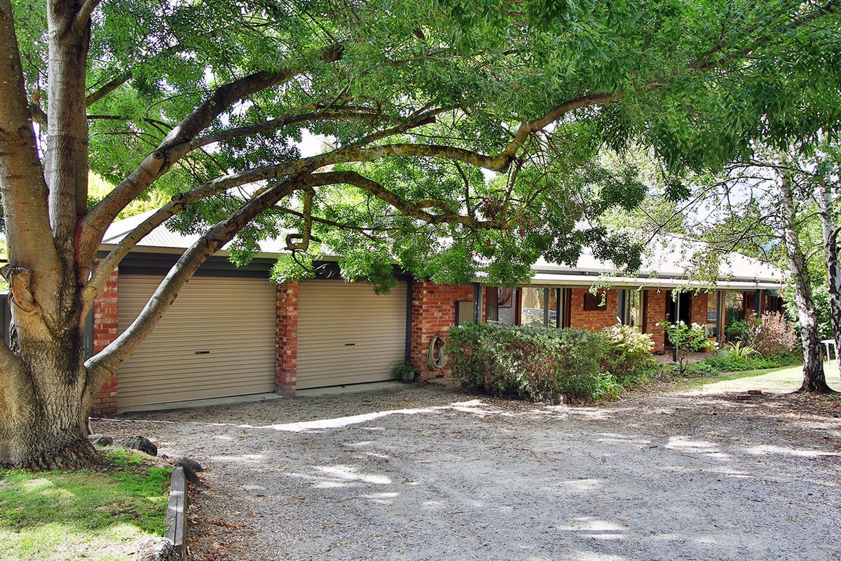 21 Dobell Place, Mooroolbark VIC 3138 House For Rent 720 Domain