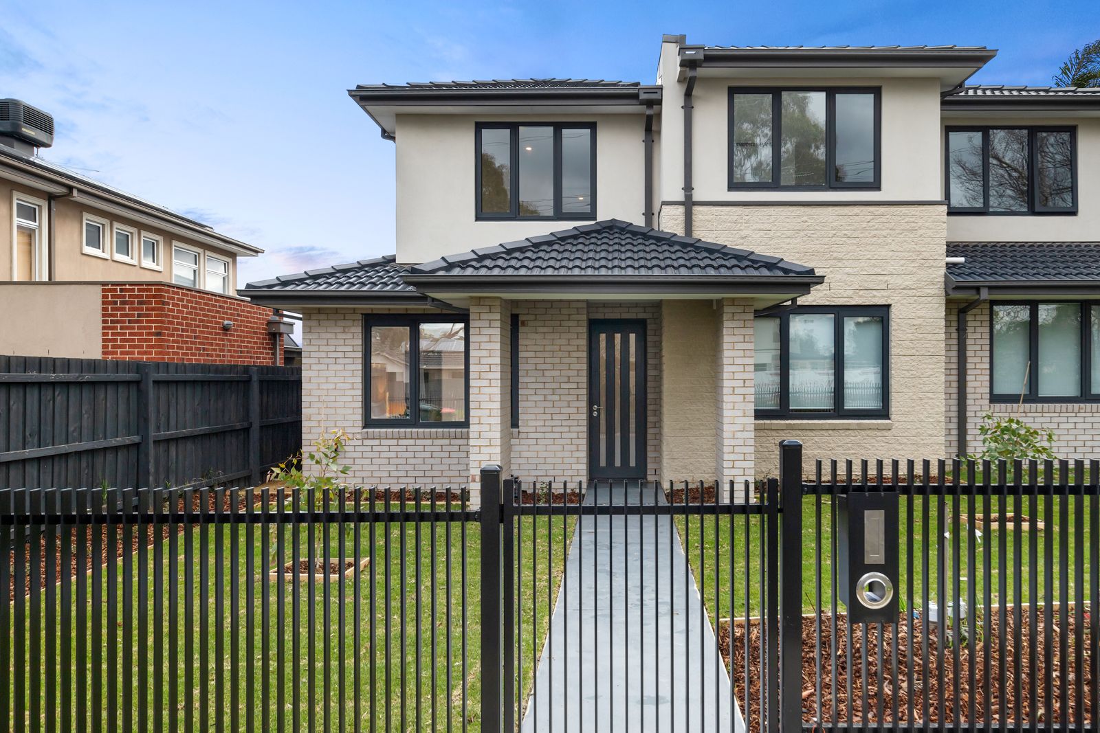 4 bedrooms Townhouse in 2/431 Stephensons Road MOUNT WAVERLEY VIC, 3149