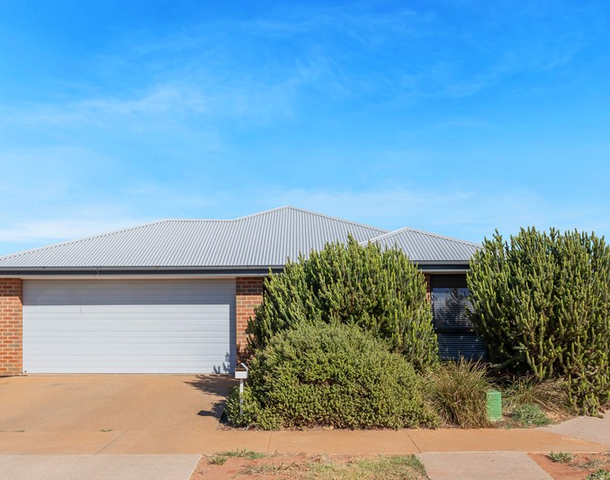 11 Olympic Way, Munno Para West SA 5115