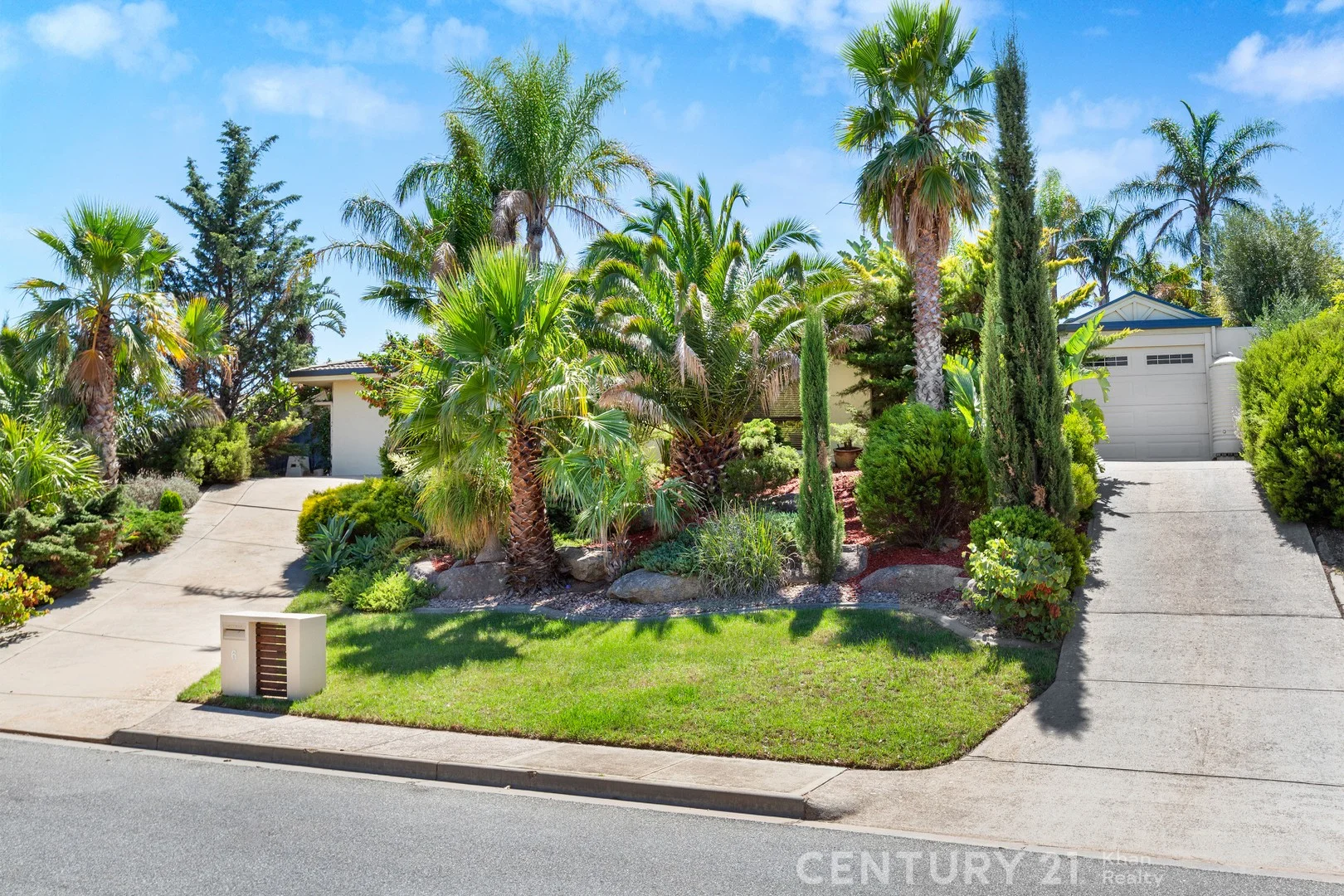 6 Tickera Court, Hallett Cove SA 5158