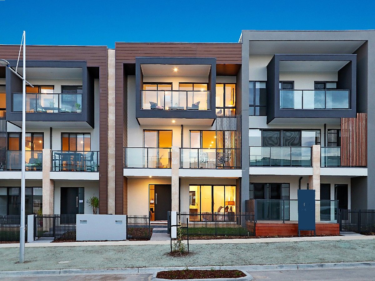 12 Castaway Street, Safety Beach Property History & Address Research