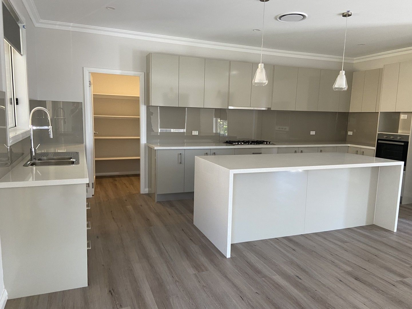 4 bedrooms House in 9 Summer House Rise TAHMOOR NSW, 2573