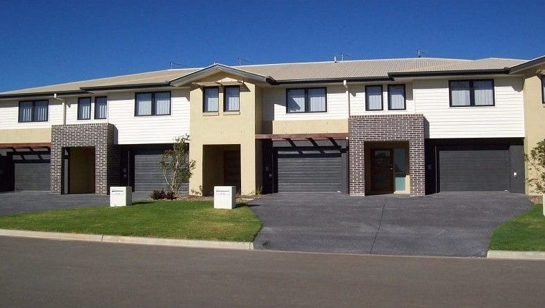 3 bedrooms Townhouse in 4/6 Tuxworth Place PIMPAMA QLD, 4209