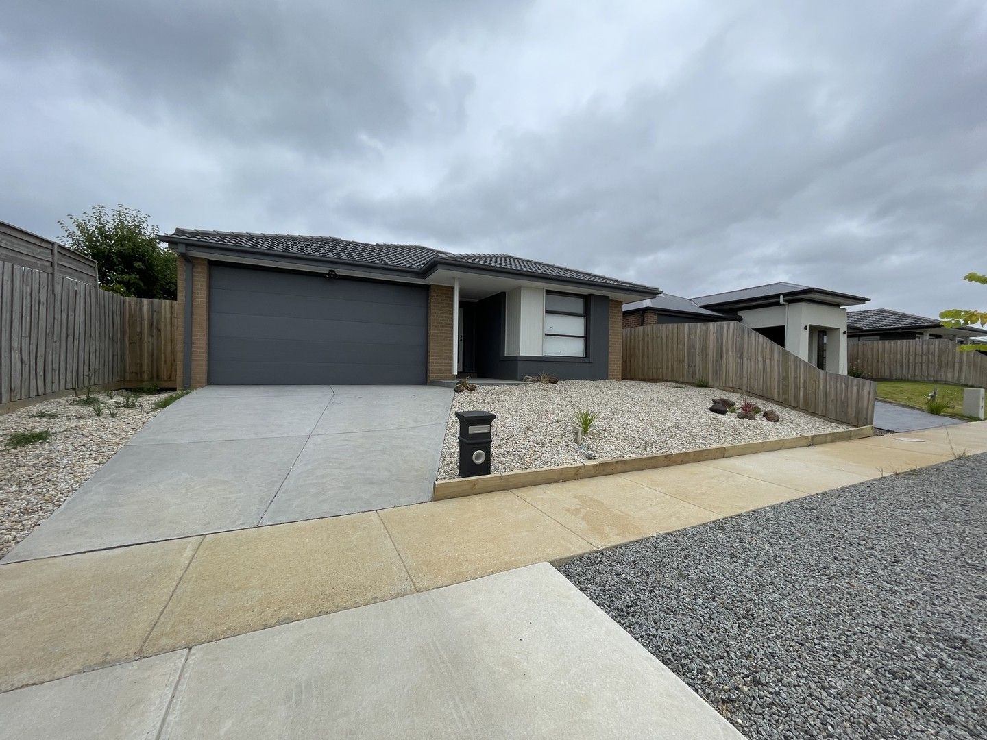 4 bedrooms House in 5 Gallant Road ST LEONARDS VIC, 3223