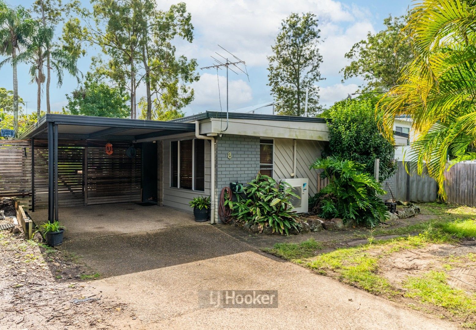 3 bedrooms House in 8 Green Road REGENTS PARK QLD, 4118