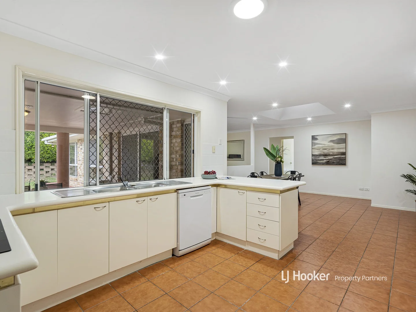 Additional image 7 of 8 Forbes Place, Eight Mile Plains QLD 4113