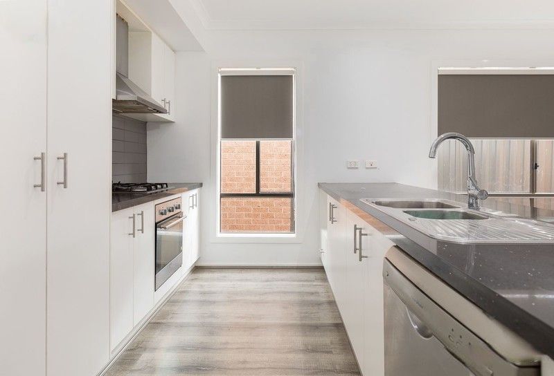 3 bedrooms House in 56 Eltham Parade MANOR LAKES VIC, 3024