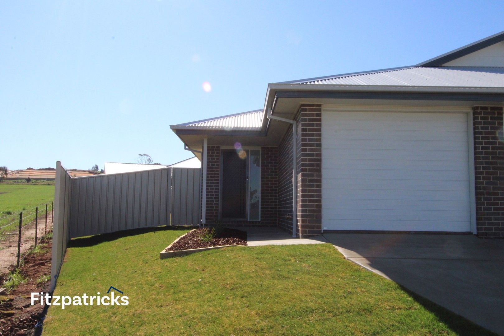 2 bedrooms Apartment / Unit / Flat in 2/28 Morris Crescent GOBBAGOMBALIN NSW, 2650
