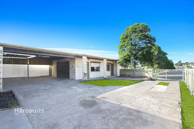 Picture of 39 Barina Avenue, LAKE HEIGHTS NSW 2502