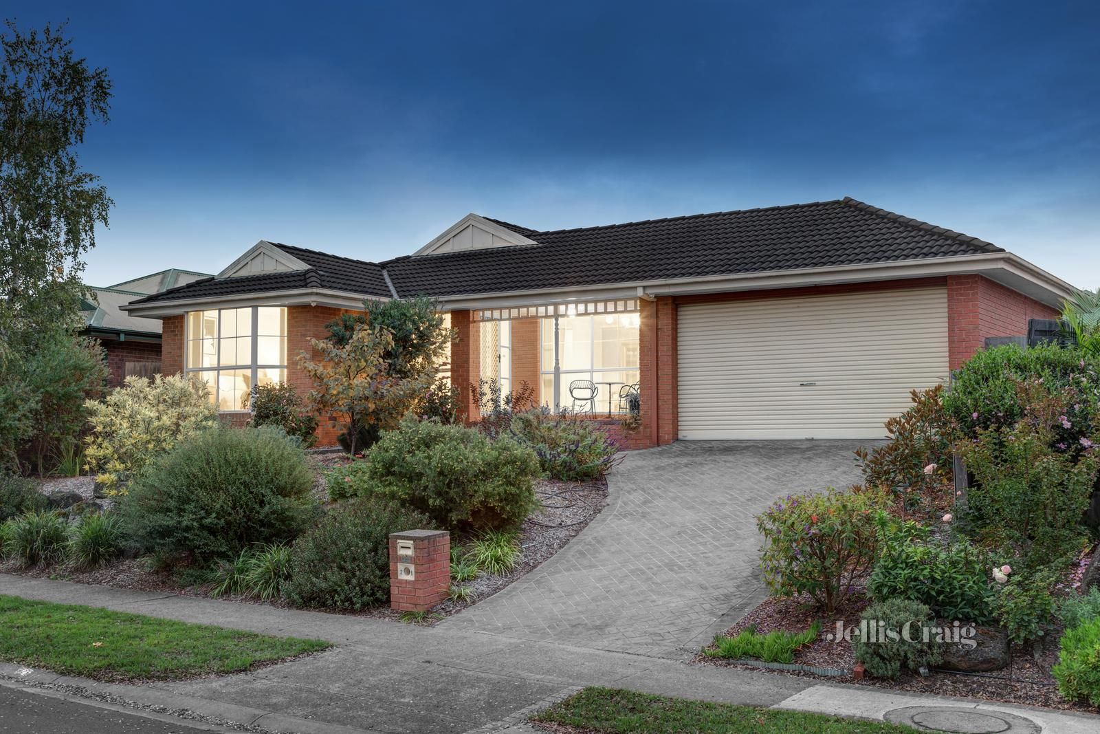 26 Meadowbank Avenue, Chirnside Park Property History & Address