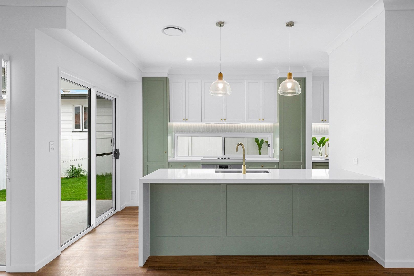 Sunnybank QLD 4109 5 beds house for Sale $1 275 000 2 mins to