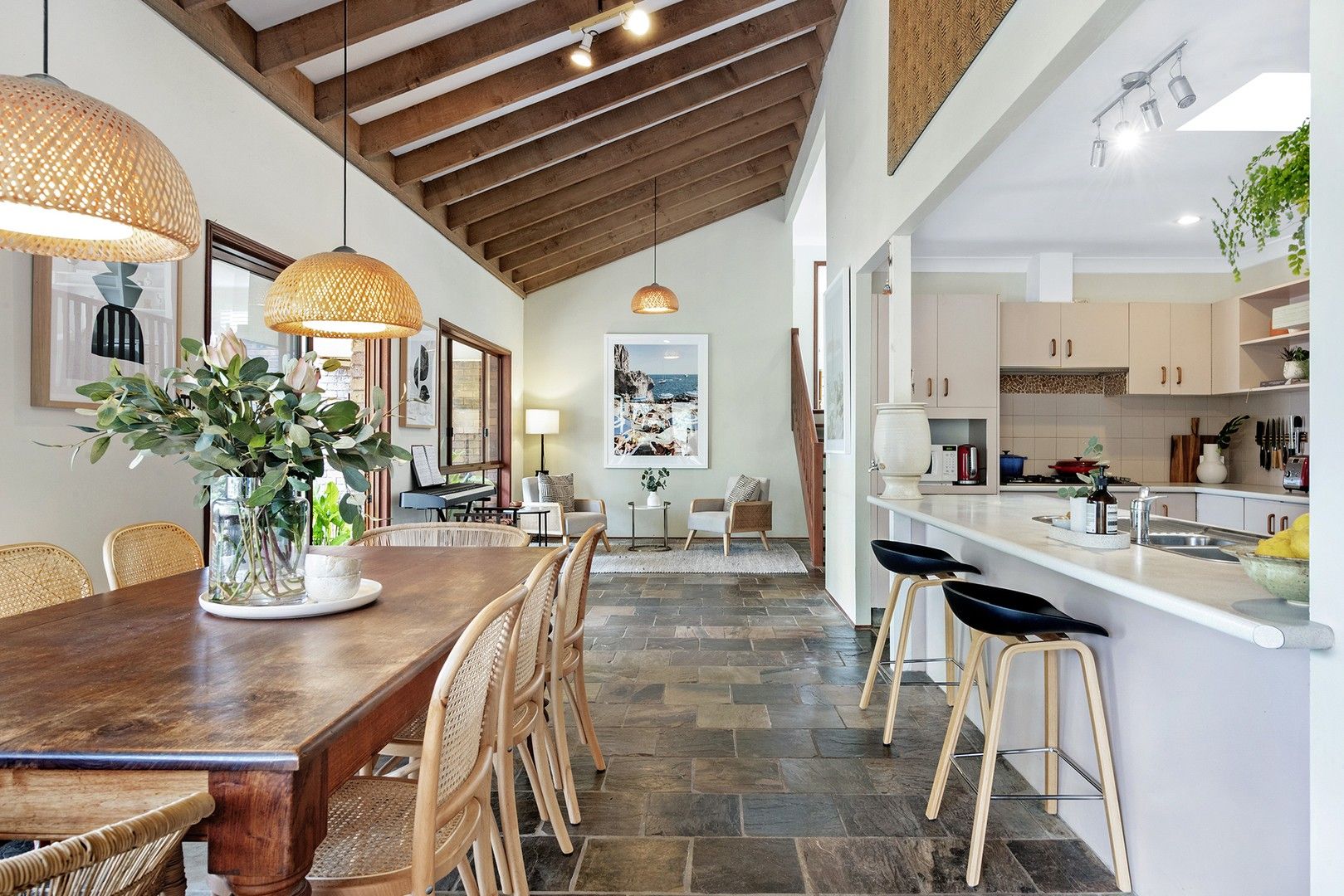 5 bedrooms House in 11 Raffles Court MUDGEERABA QLD, 4213