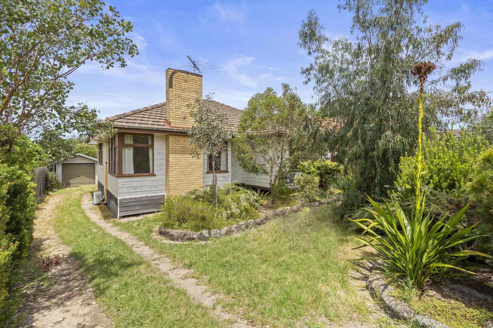 4 bedrooms House in 30 Sunray Avenue CHELTENHAM VIC, 3192