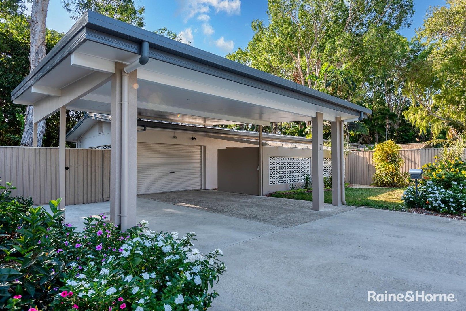 3 bedrooms House in 7 Ti Tree Street PORT DOUGLAS QLD, 4877