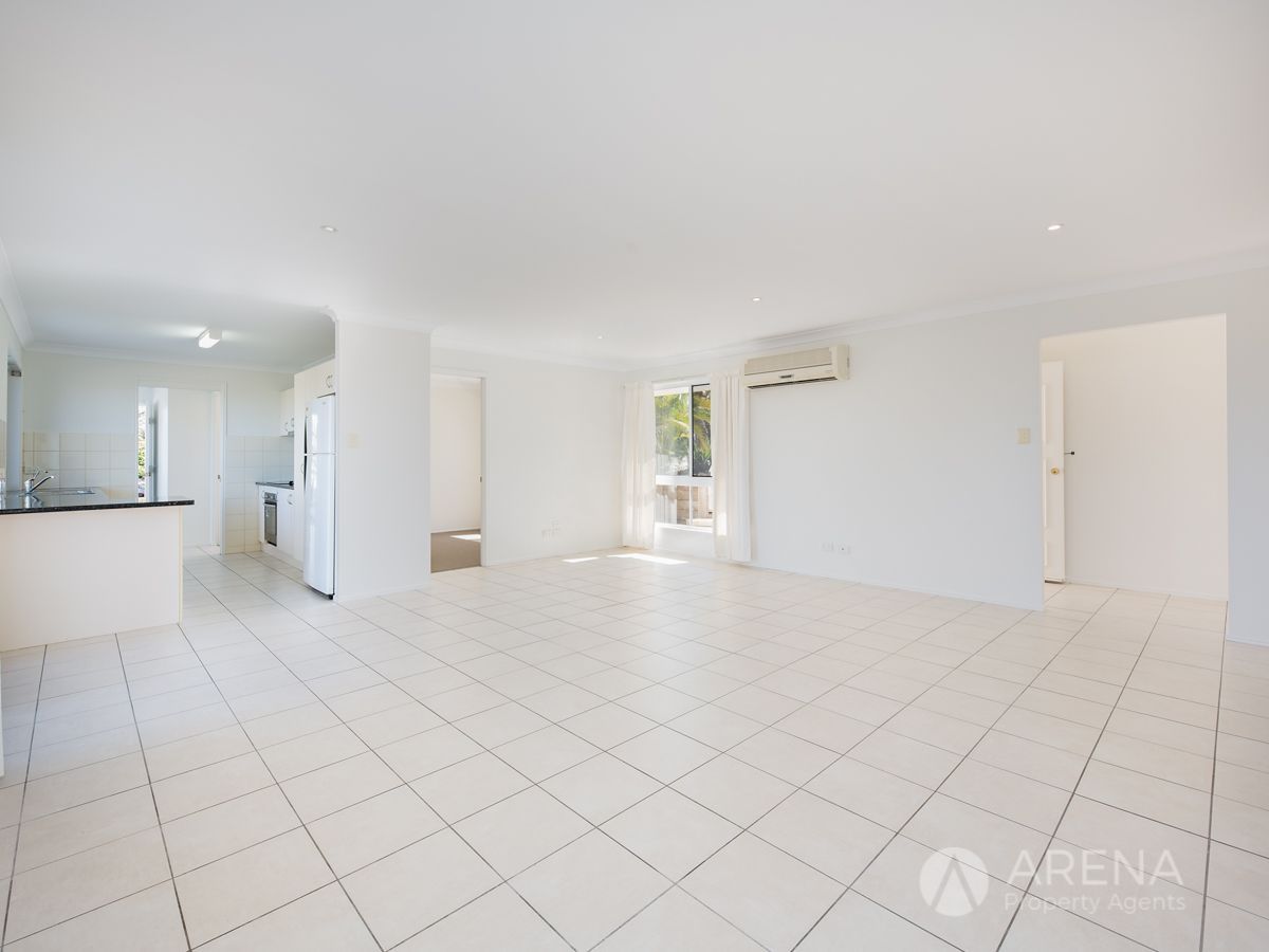 39 Lucy Drive, Edens Landing QLD 4207, Image 2