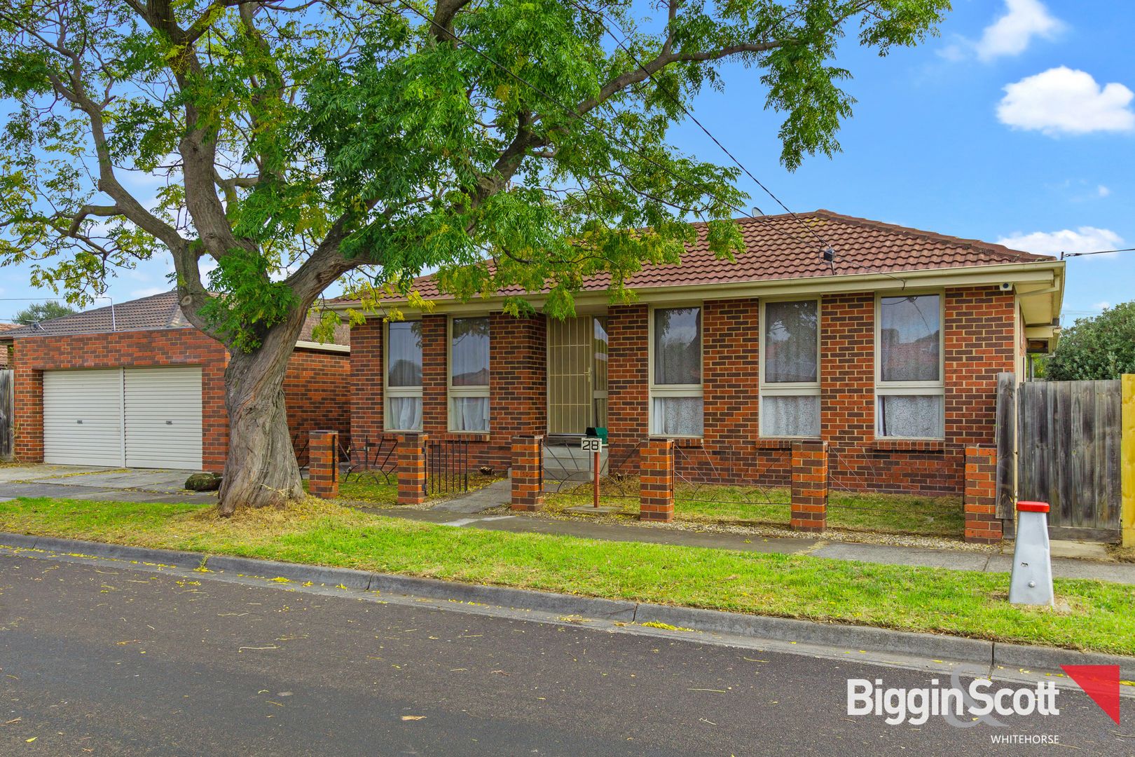 28 Glenelg Drive, Clayton South VIC 3169