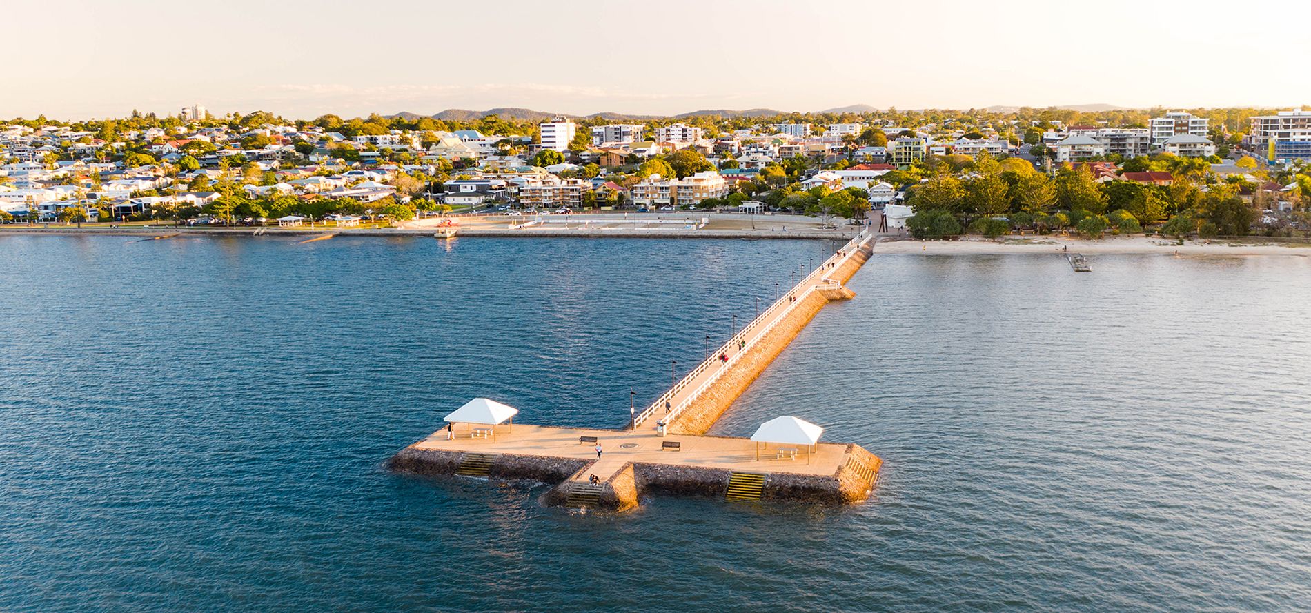 2 bedrooms Apartment / Unit / Flat in 404/11 Drayton Terrace WYNNUM QLD, 4178