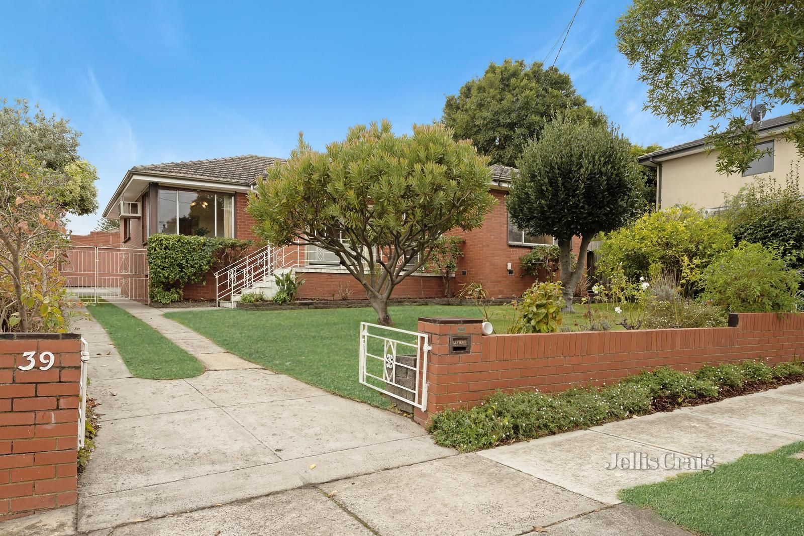 39 Darbyshire Road, Mount Waverley VIC 3149, Image 0