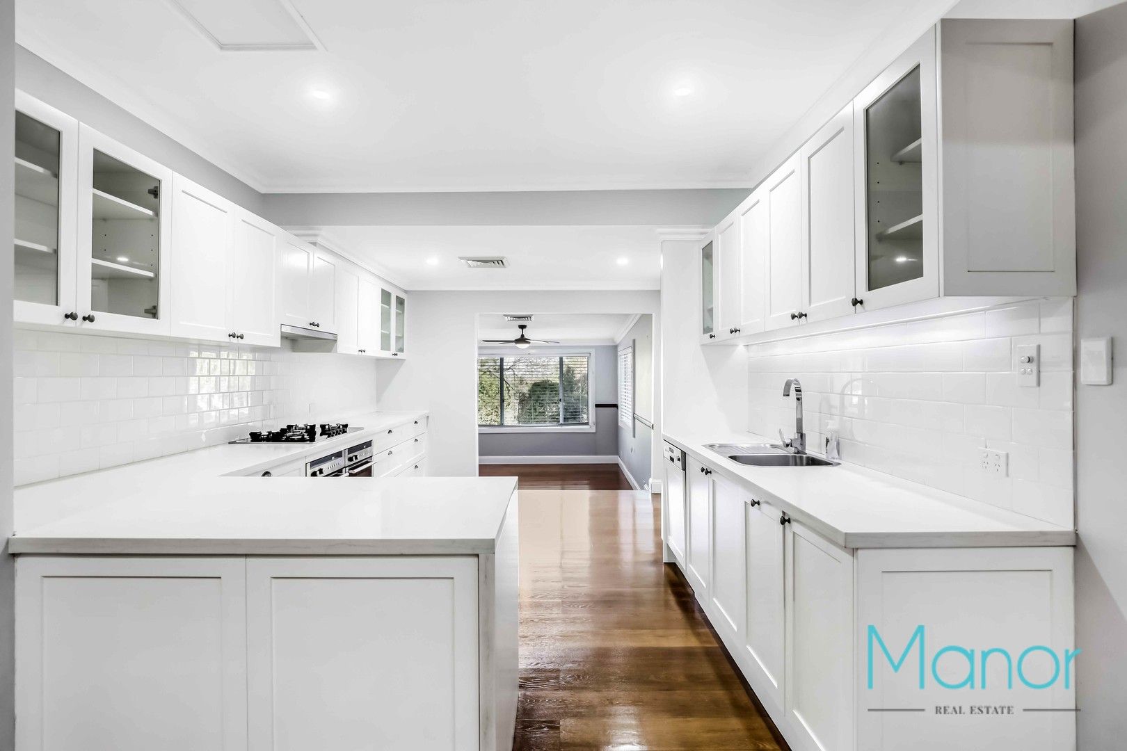 6 bedrooms House in 4 Excelsior  Avenue CASTLE HILL NSW, 2154