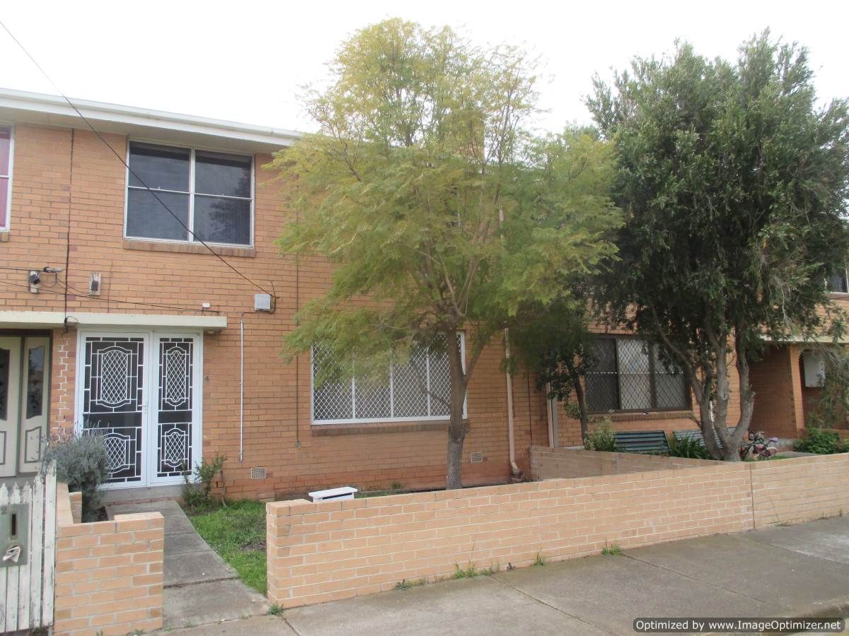 3 bedrooms House in 4 Hickey Street LAVERTON VIC, 3028
