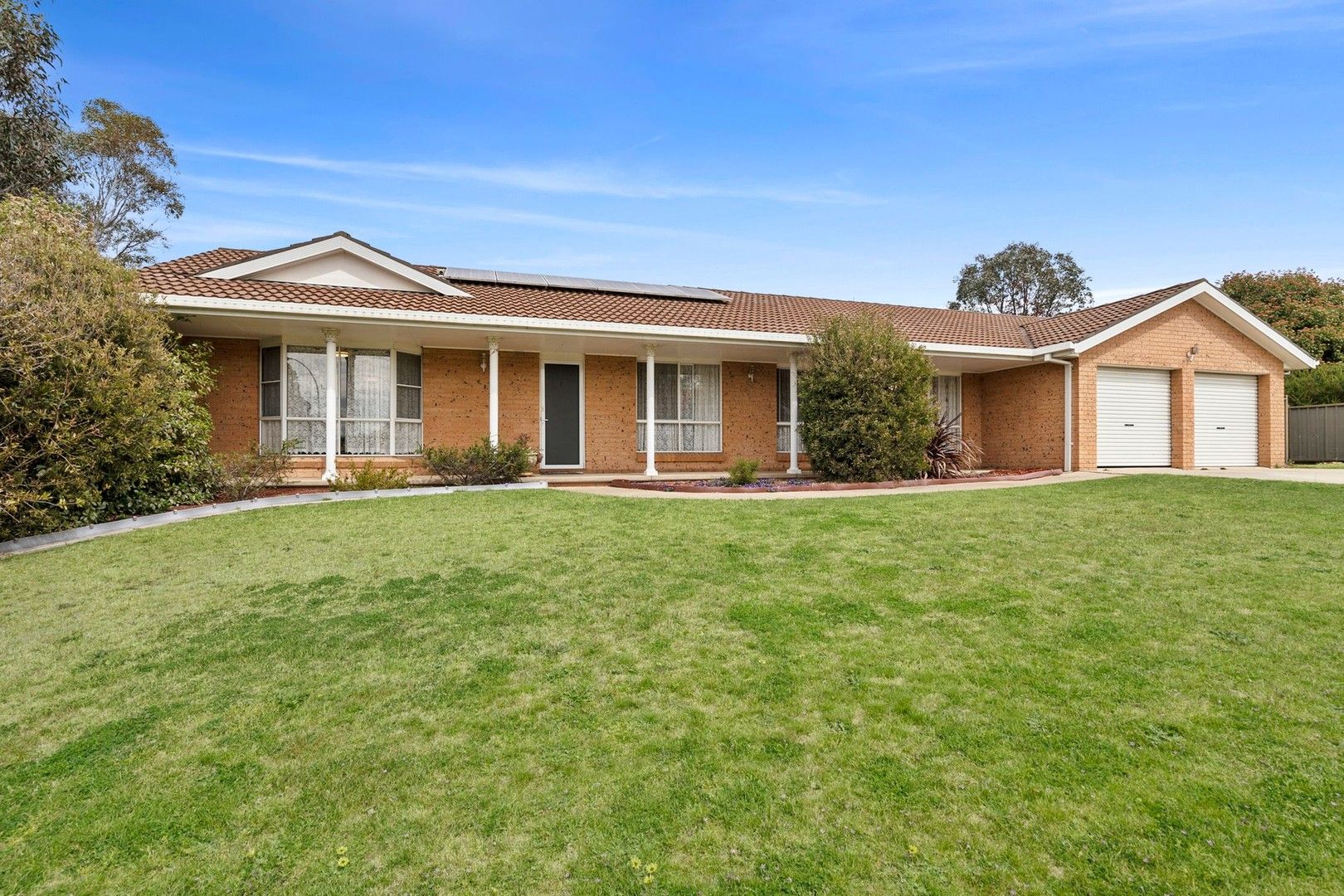 2 Crestwood Drive, Goulburn NSW 2580, Image 0