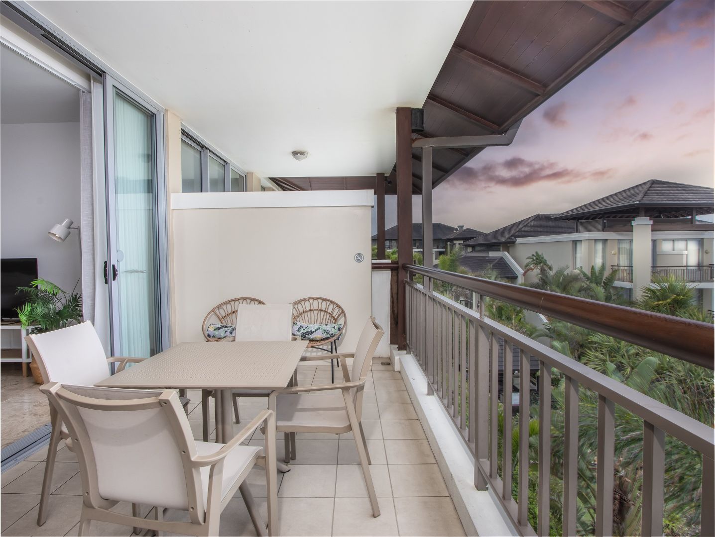 Unit 304 Santai Resort/78/9-13 Dianella Drive, Casuarina NSW 2487, Image 1