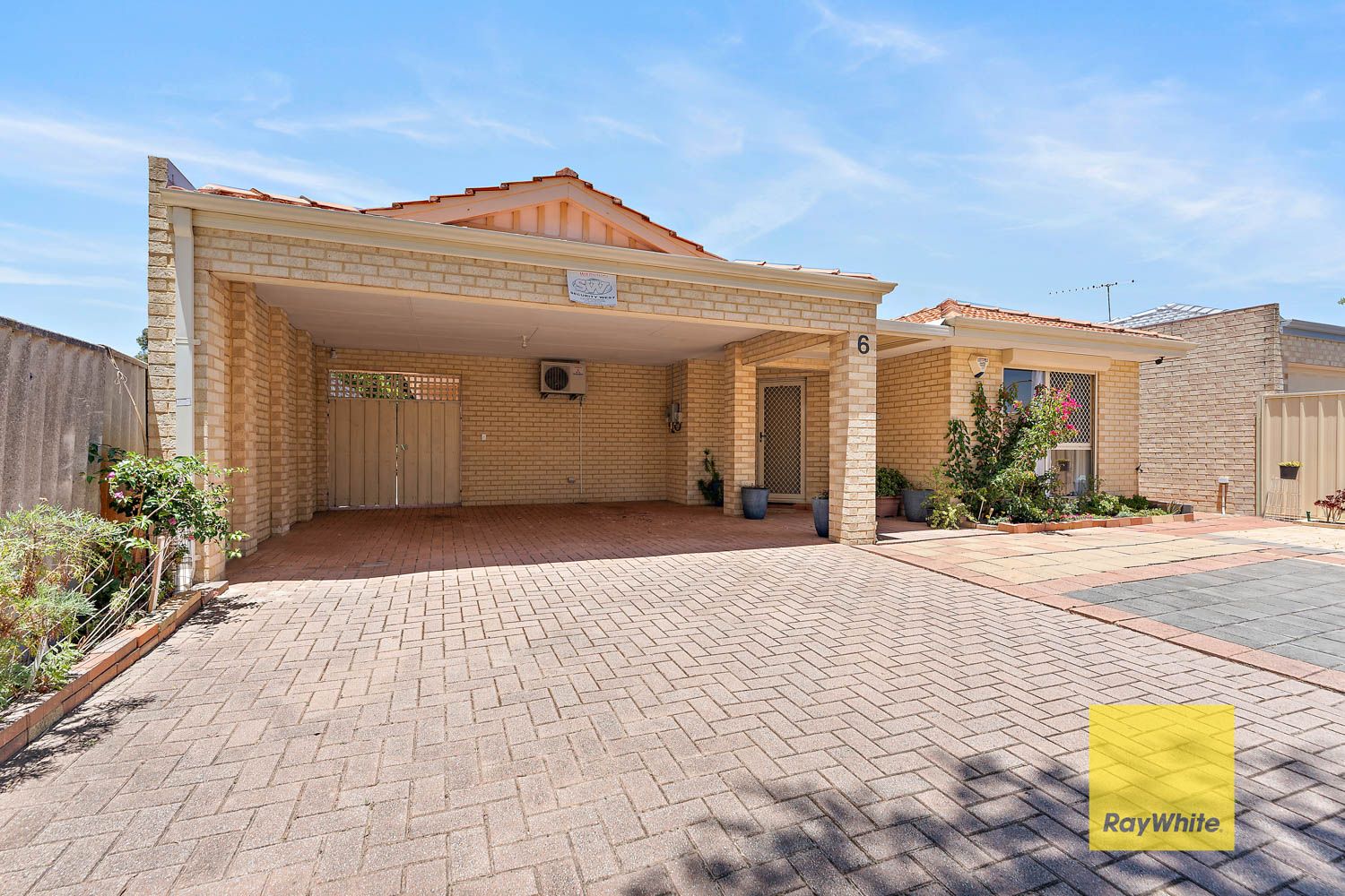 4 bedrooms House in 6 Mitchell Street BENTLEY WA, 6102