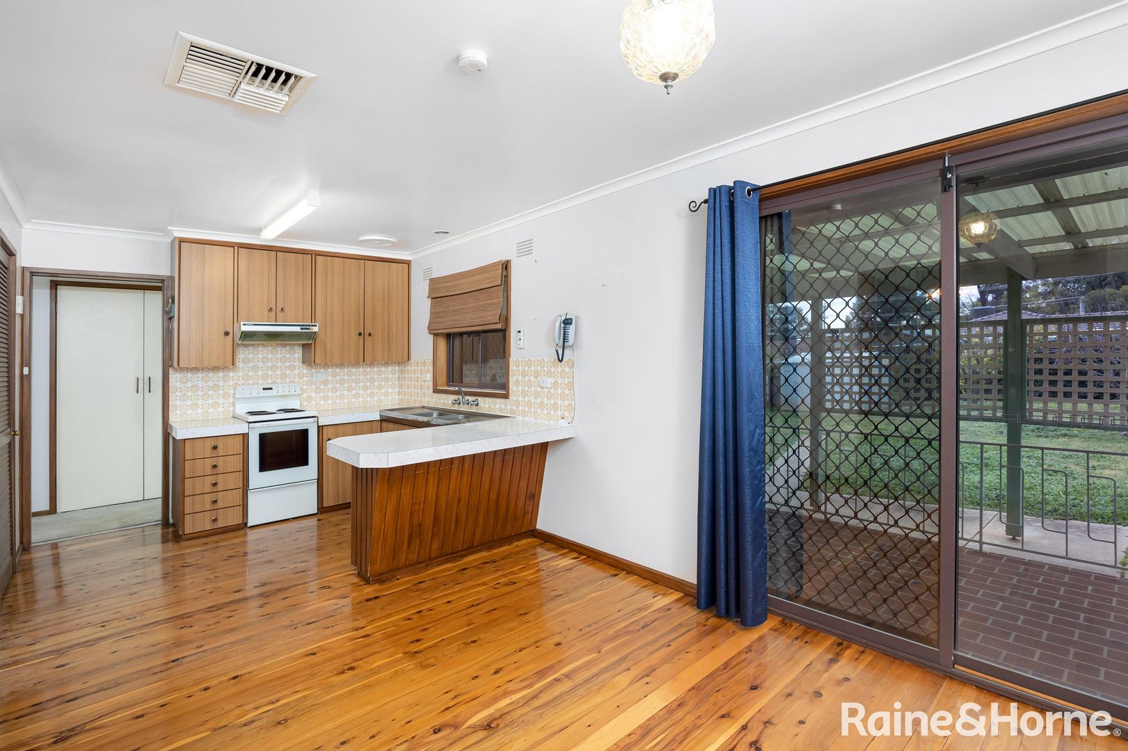 31 Bavaria Street, Tolland NSW 2650, Image 2