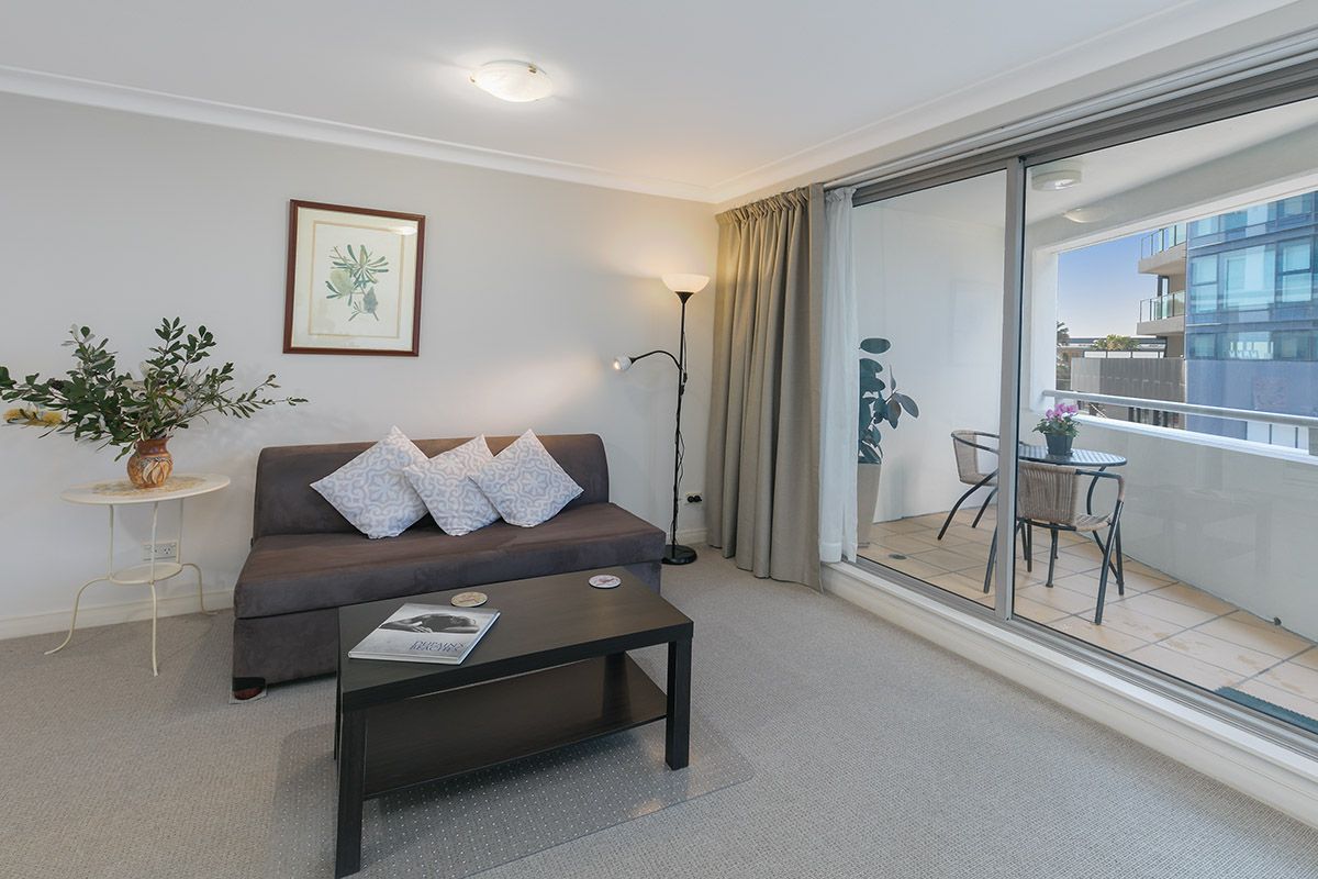 1107/12 Glen Street, Milsons Point NSW 2061, Image 2