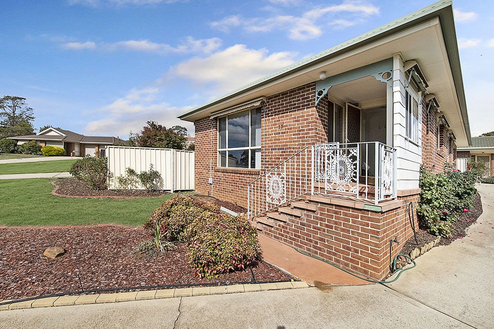 Unit 1/13 Chardonay Place, Queanbeyan West NSW 2620, Image 1