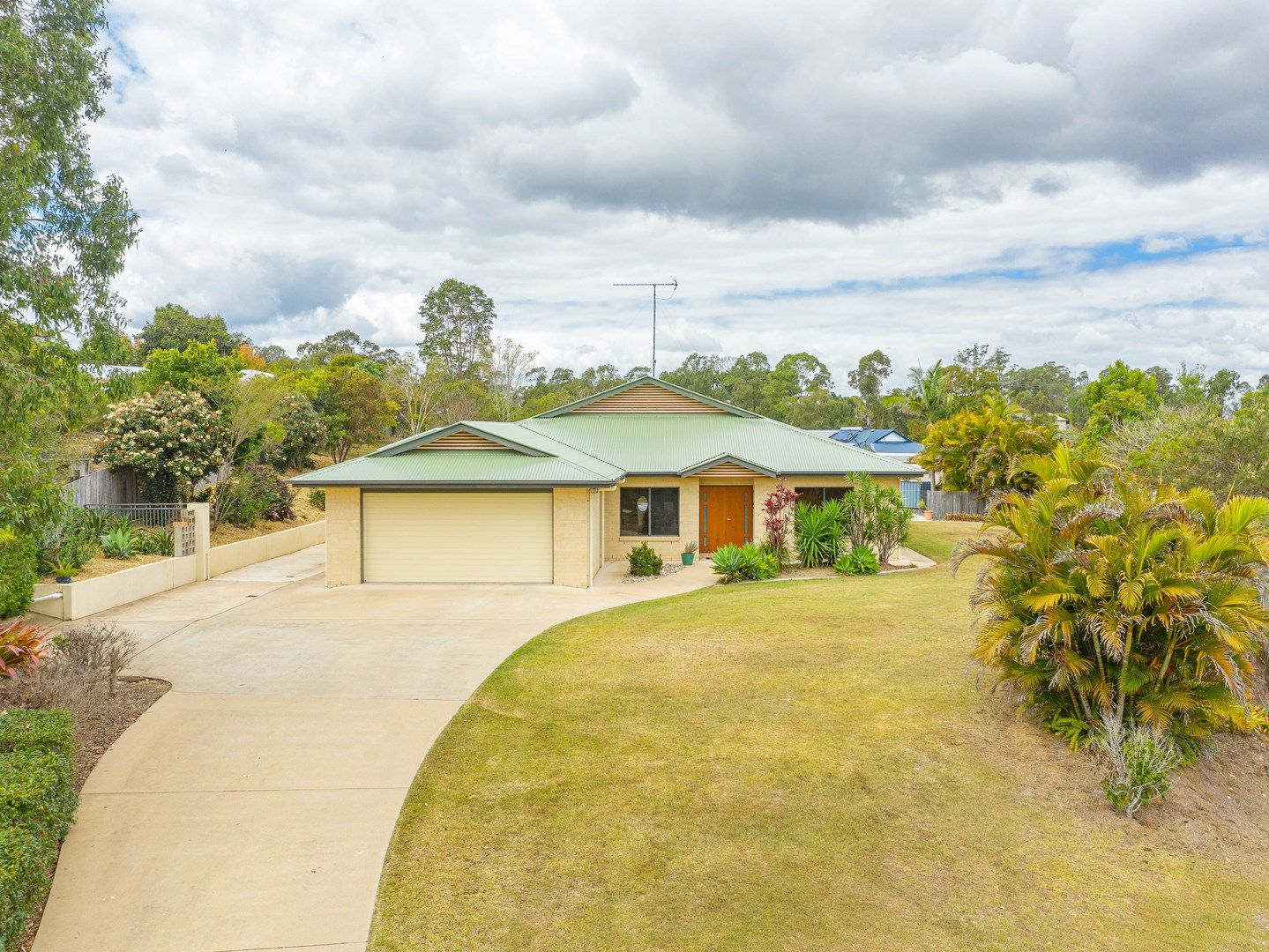 17 Rosewood Court, Southside QLD 4570, Image 1