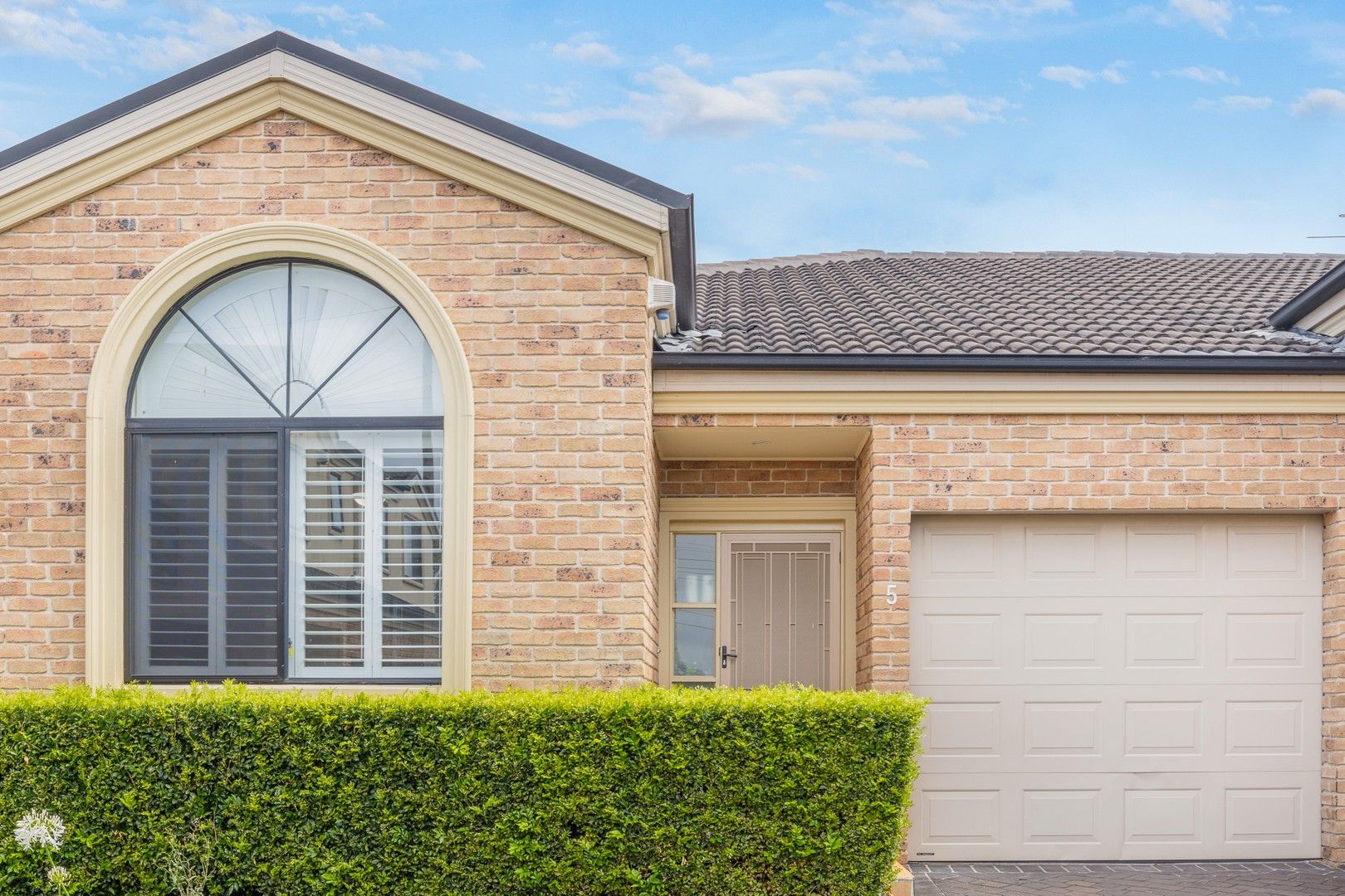 2 bedrooms Villa in 5/194-198 President Avenue MIRANDA NSW, 2228