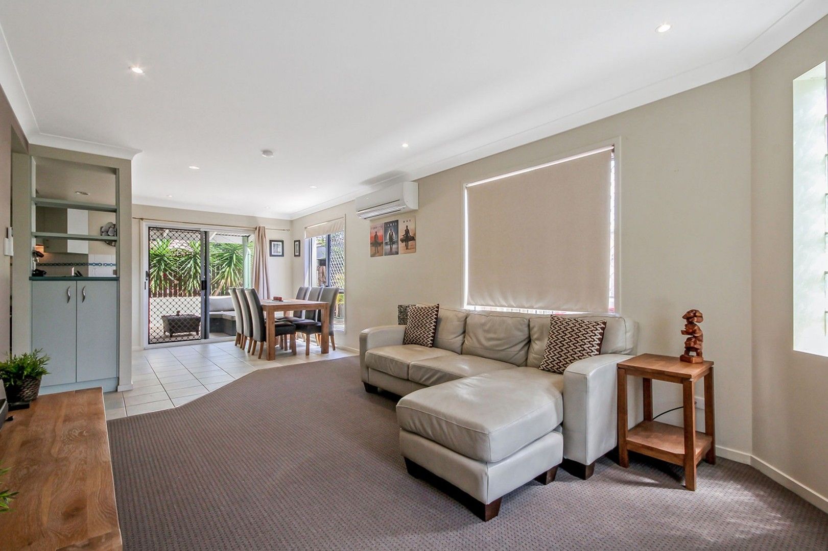 3 bedrooms Townhouse in 2/16 Hill Crescent CARINA HEIGHTS QLD, 4152
