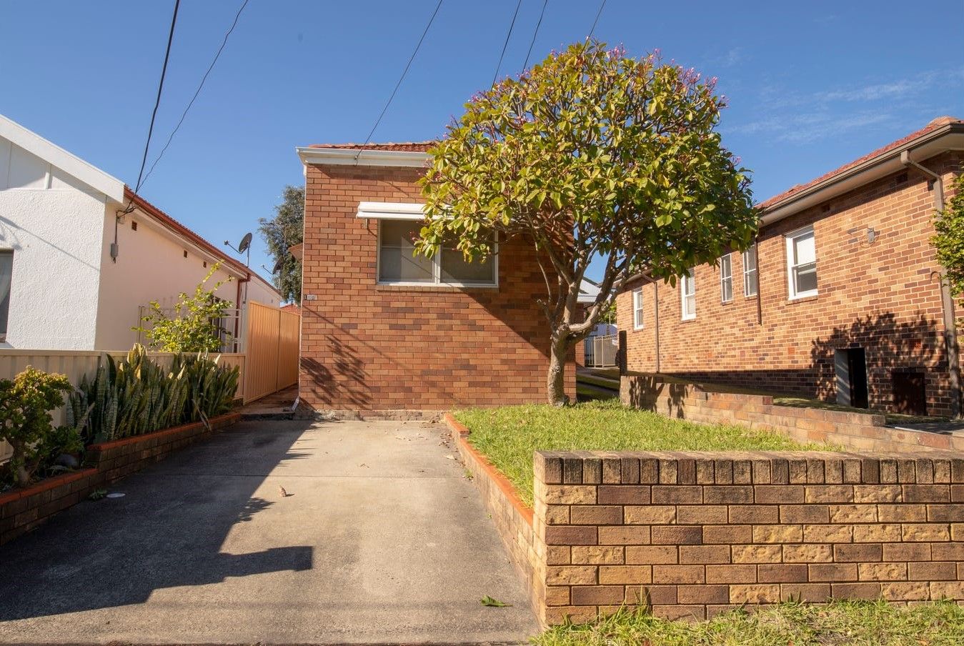 2 bedrooms House in 122 Woolcott Street EARLWOOD NSW, 2206