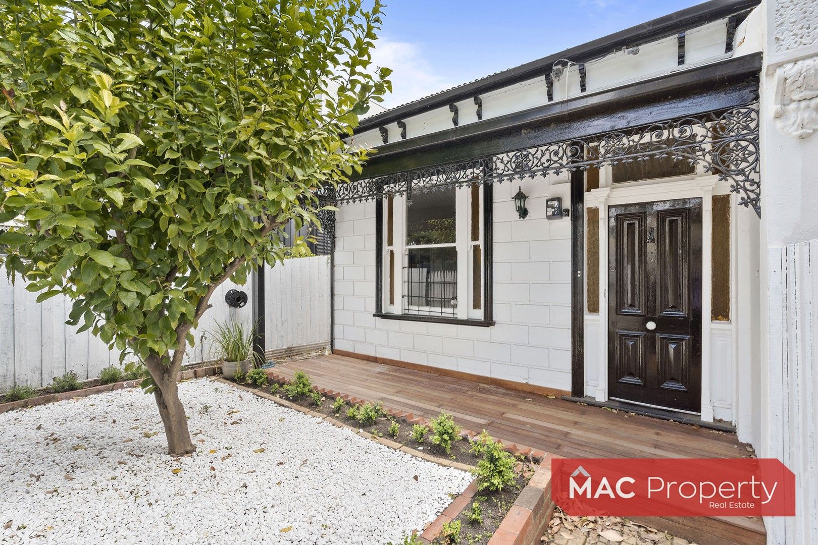 3 bedrooms House in 39 SURREY ROAD SOUTH YARRA VIC, 3141