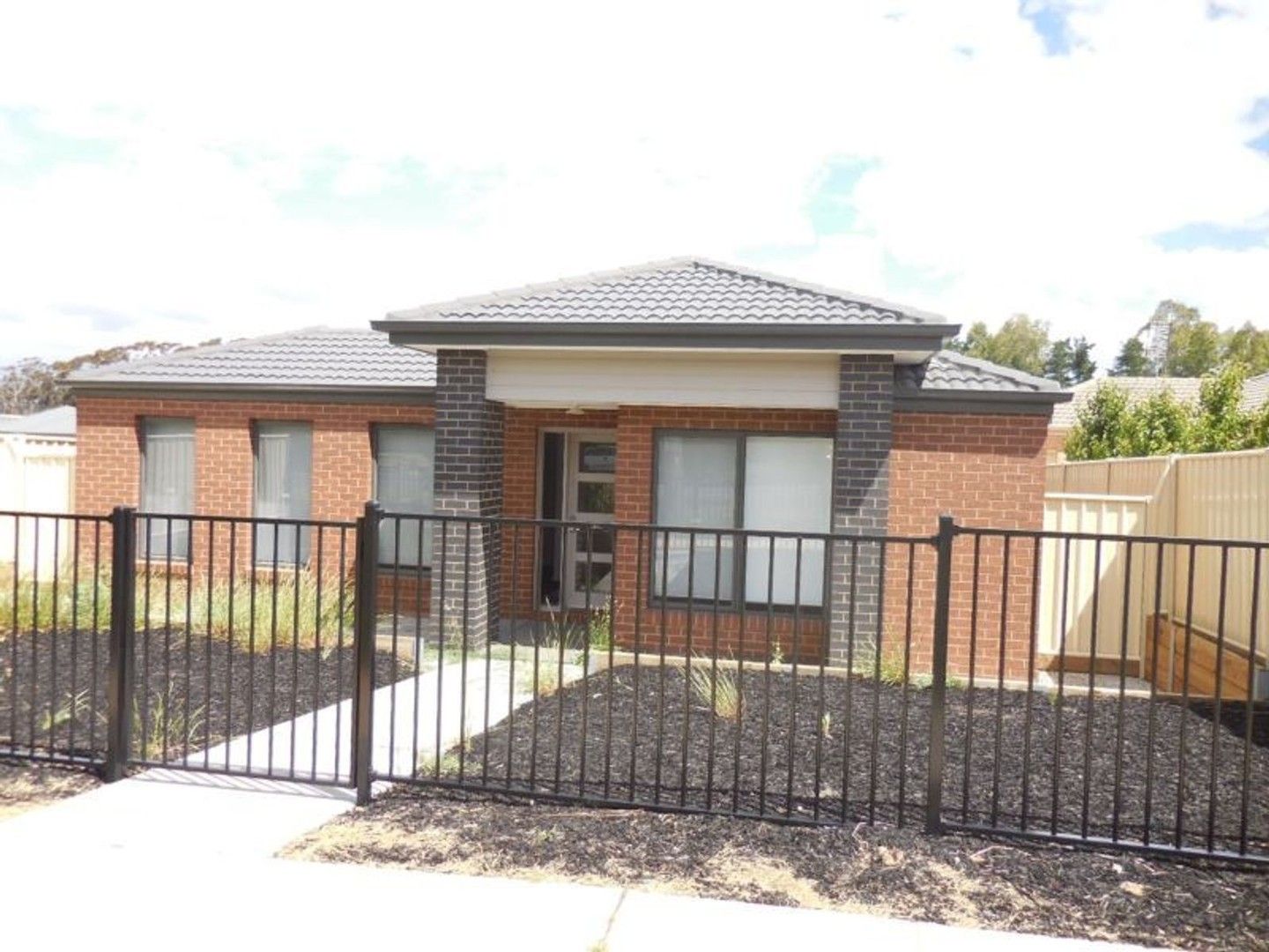 3 bedrooms House in 21 Forbes Court NORTH BENDIGO VIC, 3550