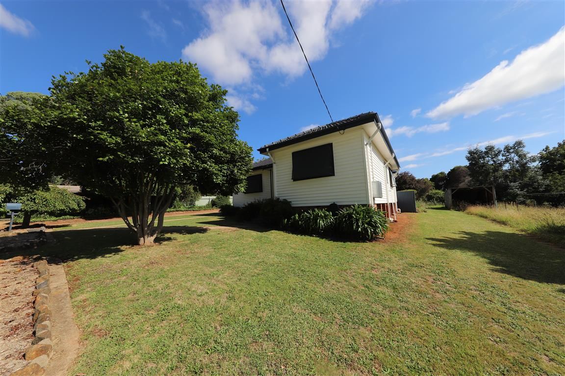 28 Park Avenue, Batlow NSW 2730, Image 1