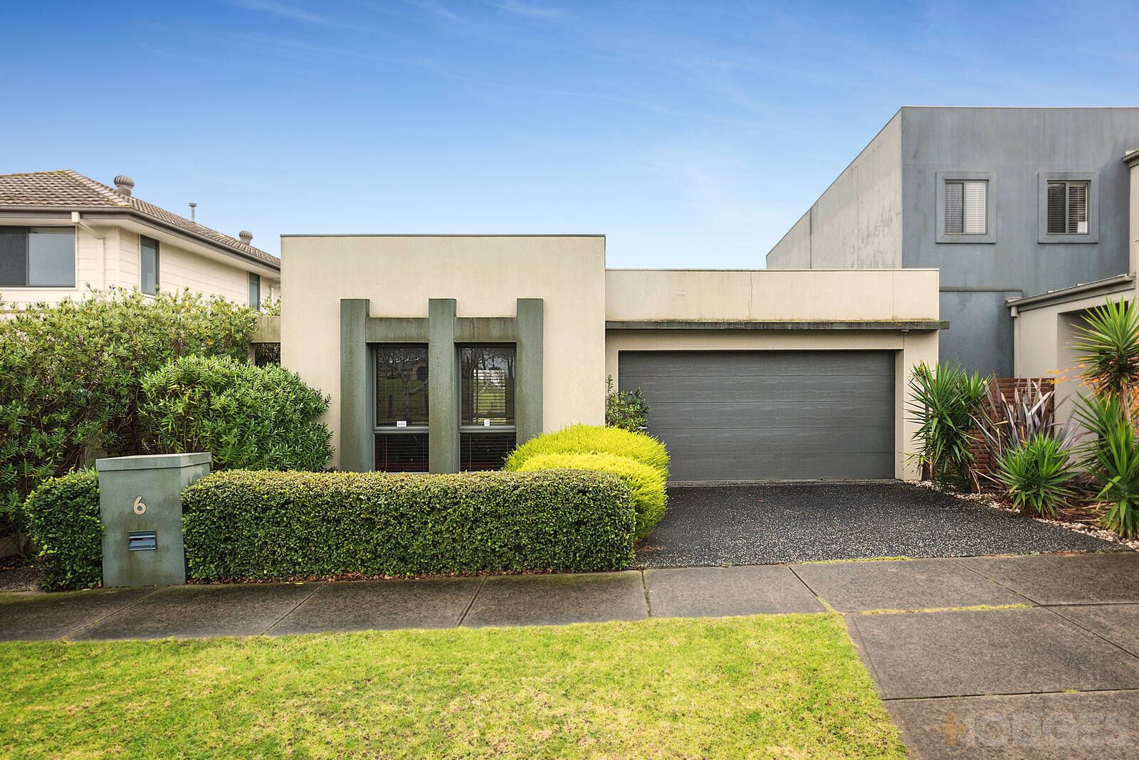 3 bedrooms House in 6 Meridian Circuit BERWICK VIC, 3806