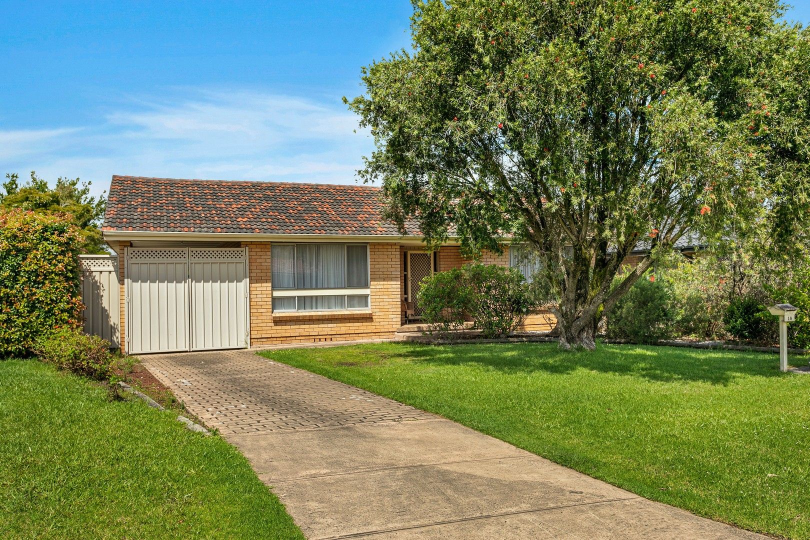 3 bedrooms House in 18 Brigadoon Circuit OAK FLATS NSW, 2529