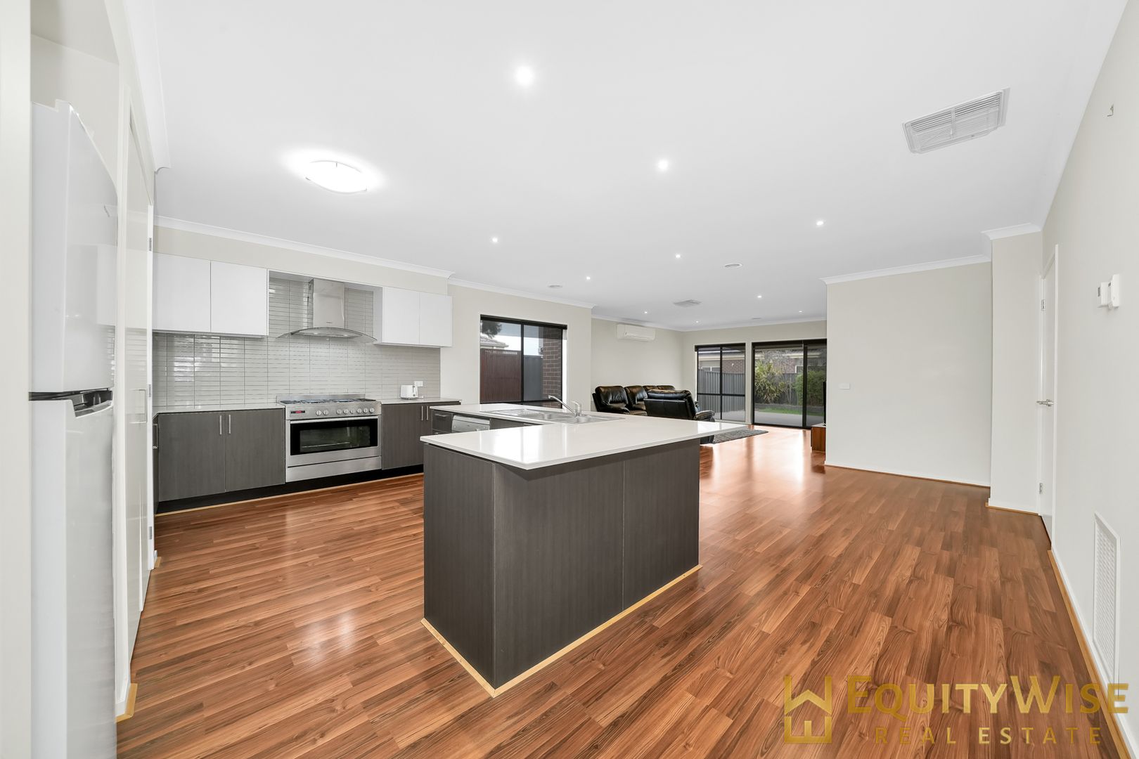 7 Bungalook Street, Manor Lakes VIC 3024, Image 1