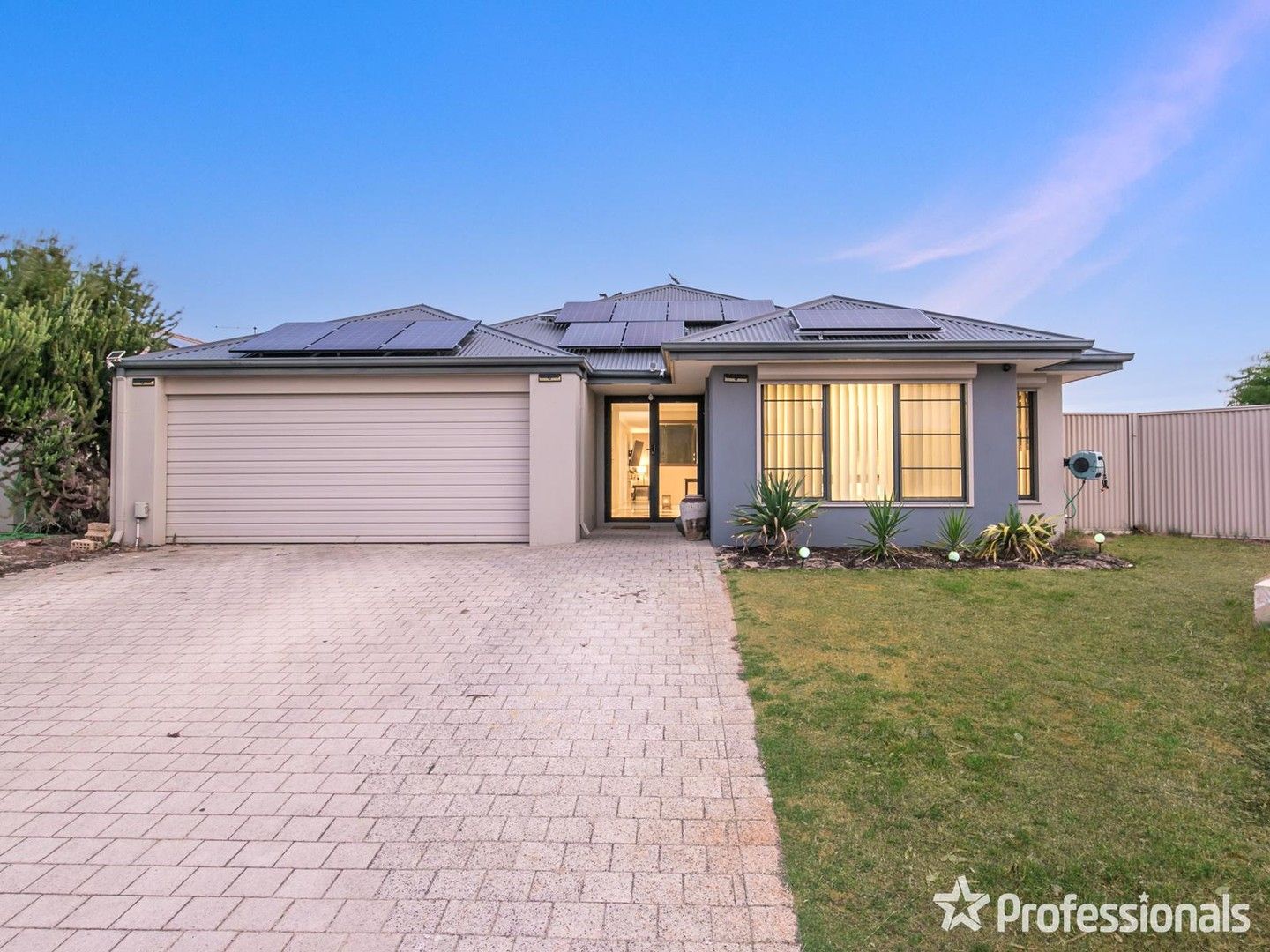 4 bedrooms House in 47 Westlinton Circle WAIKIKI WA, 6169