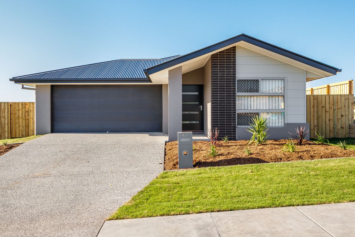 4 bedrooms House in 67 Sudbury Drive PIMPAMA QLD, 4209
