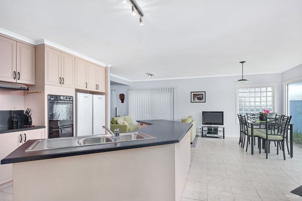 8 Russell Avenue, Ulverstone TAS 7315, Image 2