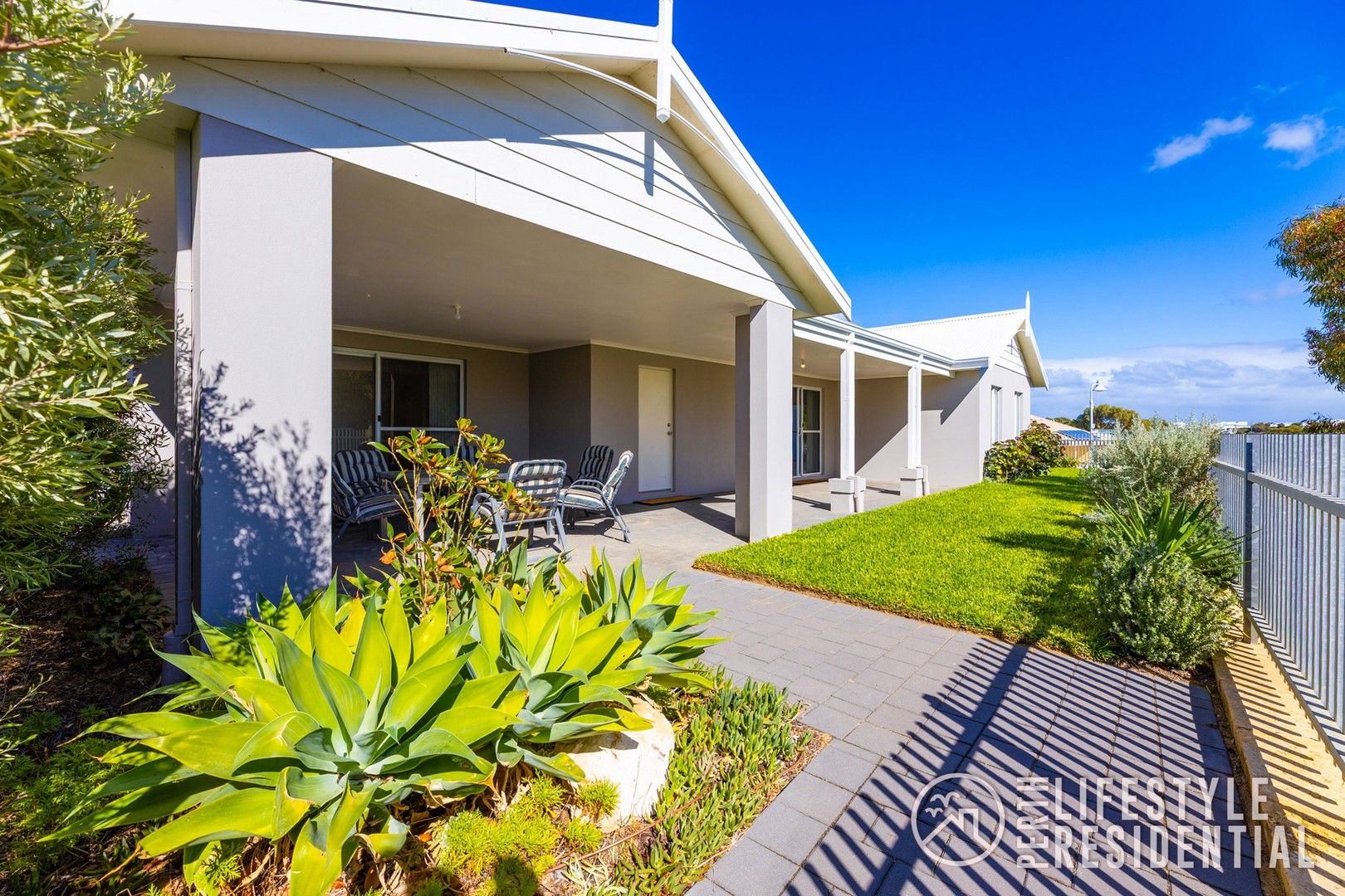 4 bedrooms House in 8 Jetty Loop YANCHEP WA, 6035