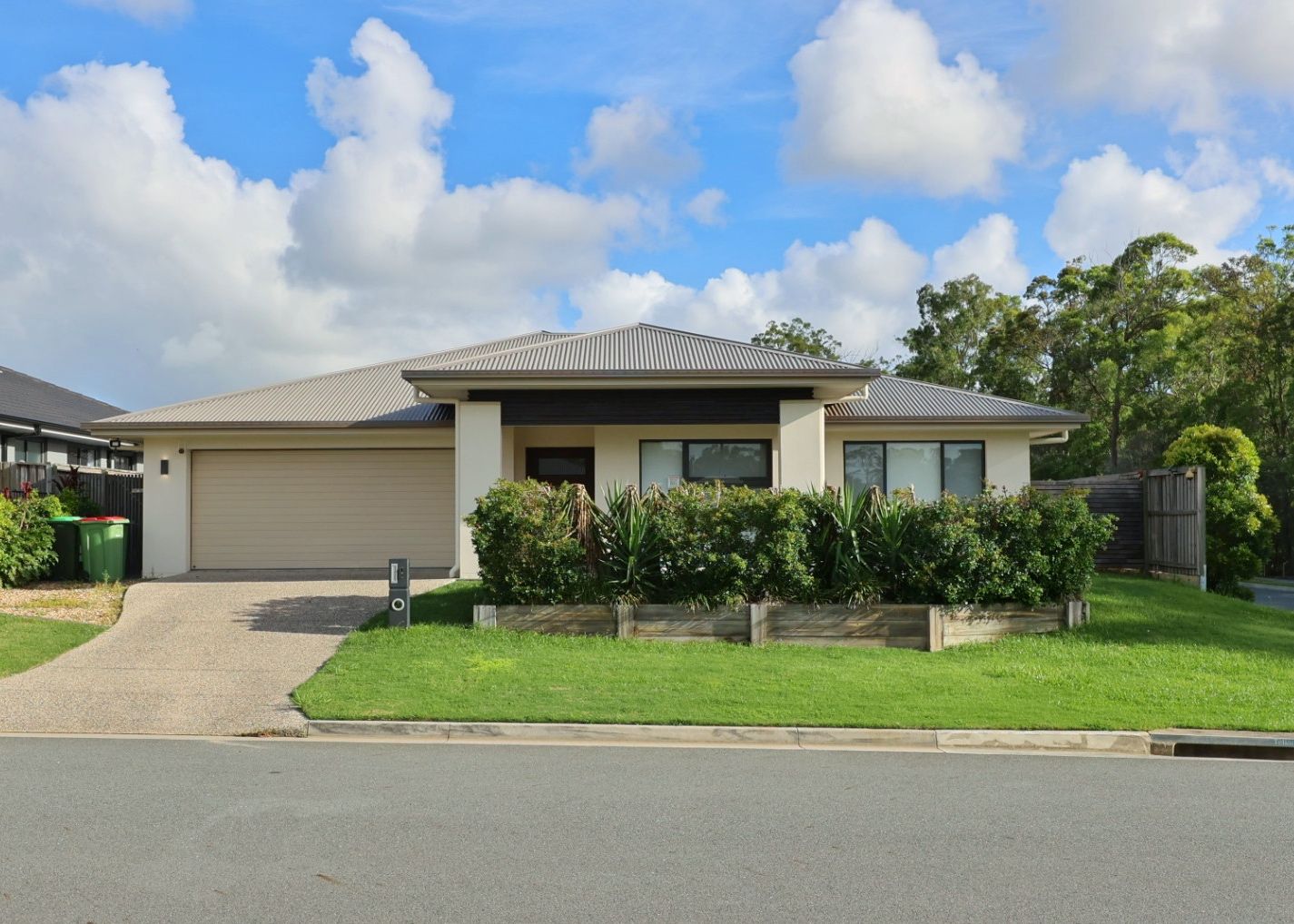 4 bedrooms House in 1 Pidgeon Street PIMPAMA QLD, 4209